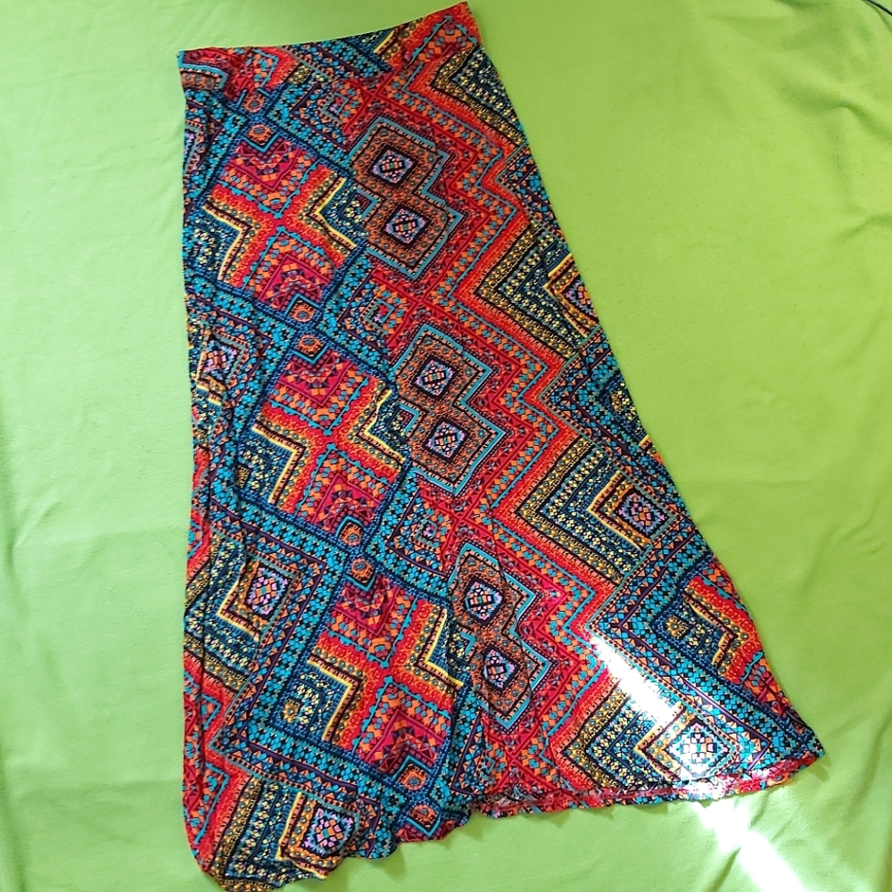 Stella Morgan Gorgeous Kilimi Pattern Maxi Skirt in Medium